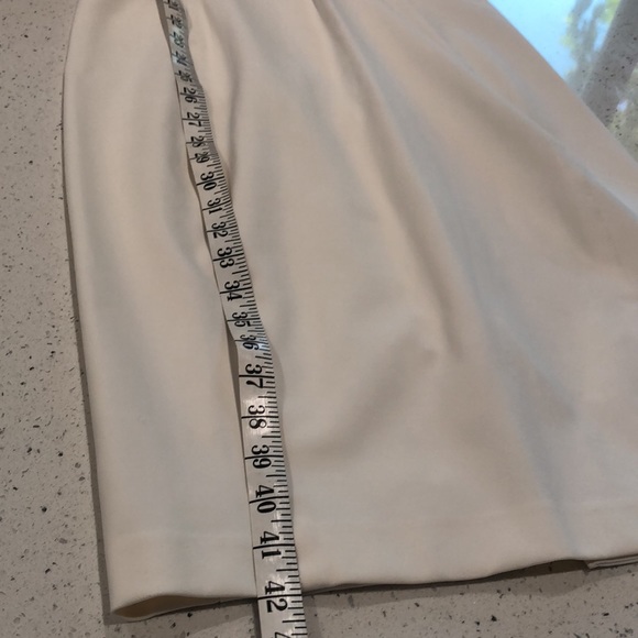 Veronica Beard sleeveless V-Neck scuba sheath dress - Picture 3 of 8